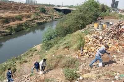 खासगी कंपन्यांनी घातक  ऍसिड रहिवासी भागात सोडले, अहमदाबादमधील घटना