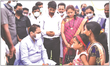 लोकार्पणाच्या कार्यक्रमात गेलेल्या ऊर्जामंत्र्यांची संवेदनशीलता एका छोट्याश्या घटनेतून उघड