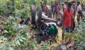 गडचिरोलीत ट्रॅक्टर खड्ड्यात पडून दोघांचा मृत्यू