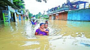 आसाममध्ये भीषण पुराचा २८ जिल्ह्यातील १९ लाख नागरिकांना फटका, ५५ जणांचा मृत्यू