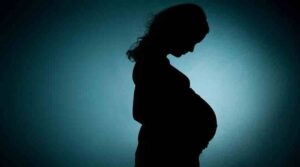 अकरावीत शिकणारी मुलगी ४ महिन्यांची गर्भवती, प्रियकराचे नाव सांगण्यास दिला नकार
